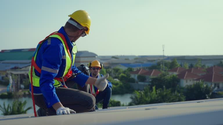 Best Emergency Roof Repair Services  in Flora, MS